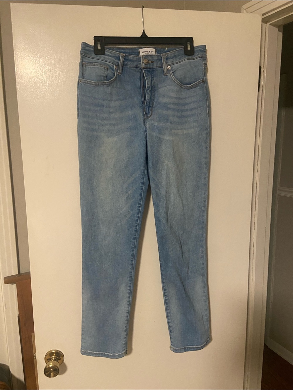 crown & ivy Light Blue Straight Leg Women's Jeans